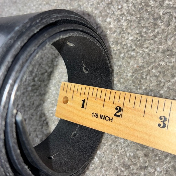 J Crew Single Prong Black Leather Belt Womens M Adjustable Classic Minimialistic - Picture 3 of 9